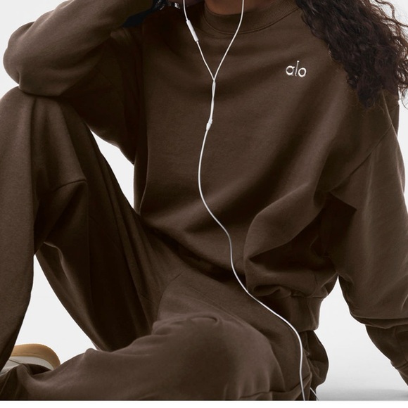 ALO Yoga Espresso color Crew Neck Sweater and PANTS size LargeWORN ONCE